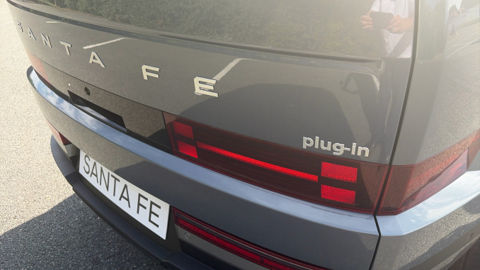 Hyundai SANTA FE 1.6 TGDi Plug-in Hybrid Ultimate 5dr 4WD Auto Estate - Image 23